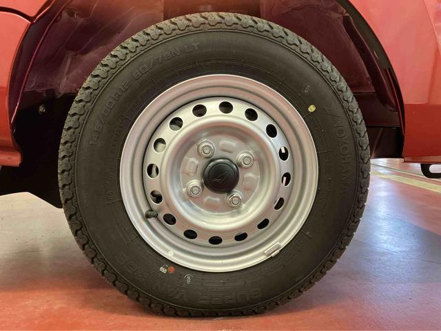 ハイゼットトラック ジャンボエクストラ　届出済未使用車　元展示車　２ＷＤ　ＣＶＴ　電動格納ミラー　オートマチックハイビーム　禁煙　スマ－トキー　両席エアバッグ　オートライト　記録簿付き　ＬＥＤヘッドランプ　アイドリングストップ　１オーナー（42枚目）