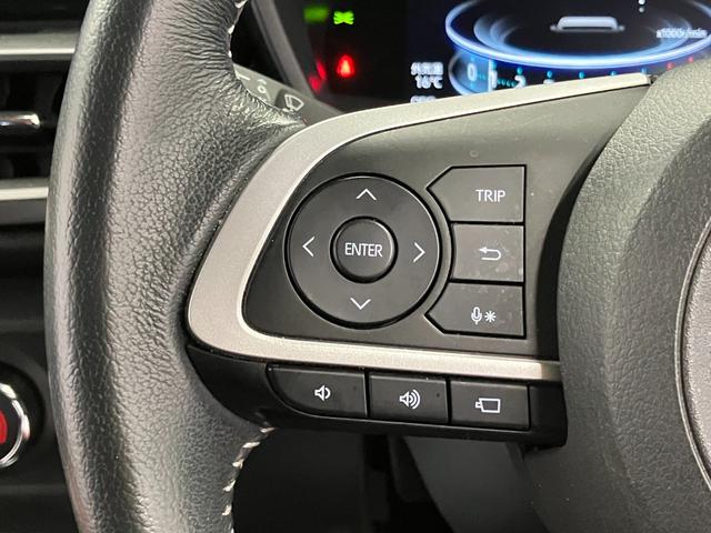 �y�X�e�A�����O�X�C�b�`�z�@�茳�̃X�C�b�`�ŃI�[�f�B�I�Ȃǂ̑��삪�ł��܂��B