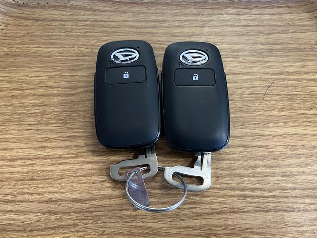 �y�X�}�[�g�L�[�z�@�X�}�[�g�L�[���g�т��Ă���΁A�h�A�n���h���̃{�^�������������Ń��b�N�̉������ł��܂��B