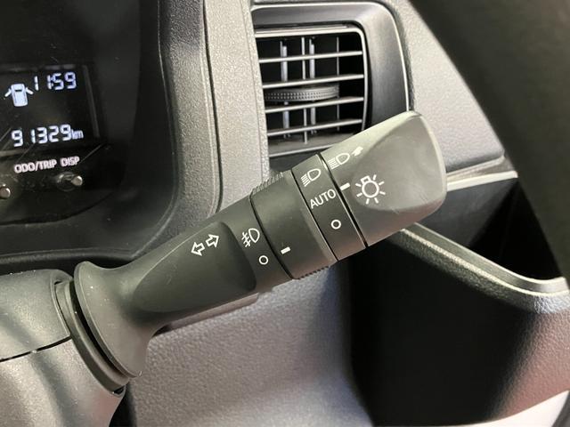 �y�I�[�g���C�g�z�@���̖͂��邳�ɉ����āA�w�b�h�����v�������I�ɓ_���E�������Ă����̂ŁA�ƂĂ��֗��ł��B