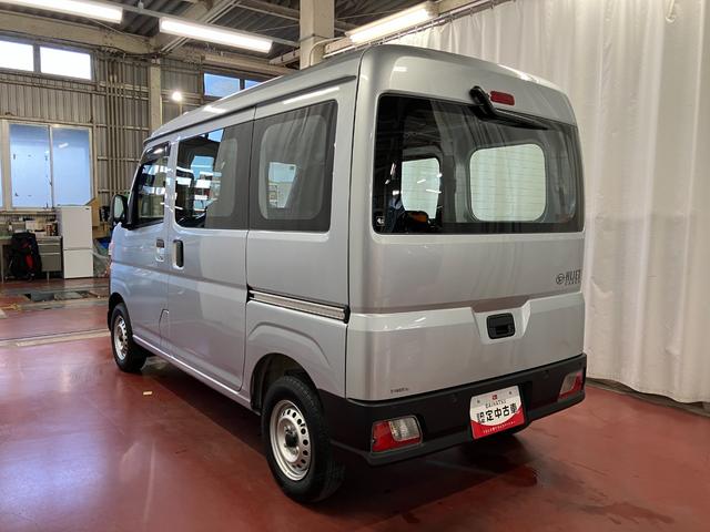 �����l�̉^�]���₷���A�g�����肪�l����ꂽ�N���}�ł���