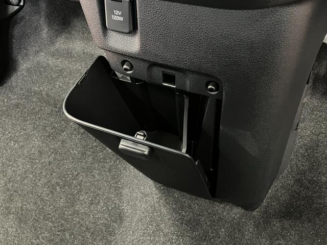 ムーヴキャンバス ストライプスＸ　届出済未使用車　元展示車　禁煙車　衝突被害軽減システム　盗難防止システム　横滑り防止装置　両側電動スライドドア　ＵＳＢチャージャー　スマートキー　プッシュスタート　アイドリングストップ（25枚目）