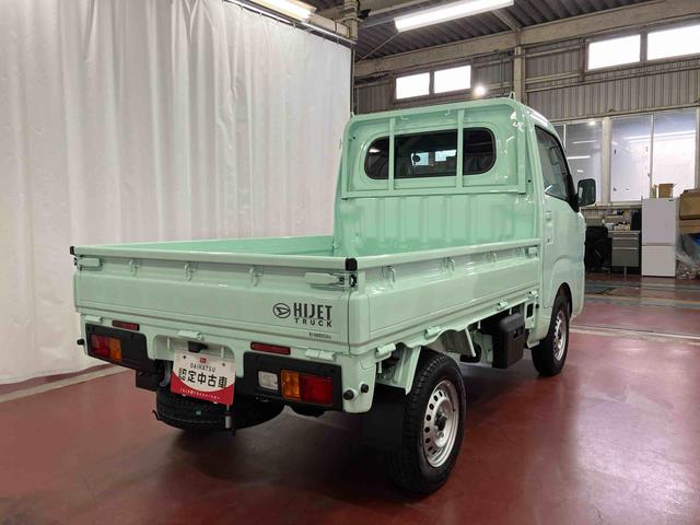 ハイゼットトラック スタンダード　届出済未使用車　元展示車　２ＷＤ　マニュアル車　衝突被害軽減システム　パワステ　エアコン　レーンキープ　アイドリングストップ　エアバッグ　禁煙　１オーナー　オートマチックハイビーム　オートライト（5枚目）