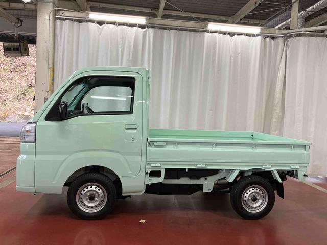 ハイゼットトラック スタンダード　届出済未使用車　元展示車　２ＷＤ　マニュアル車　衝突被害軽減システム　パワステ　エアコン　レーンキープ　アイドリングストップ　エアバッグ　禁煙　１オーナー　オートマチックハイビーム　オートライト（8枚目）