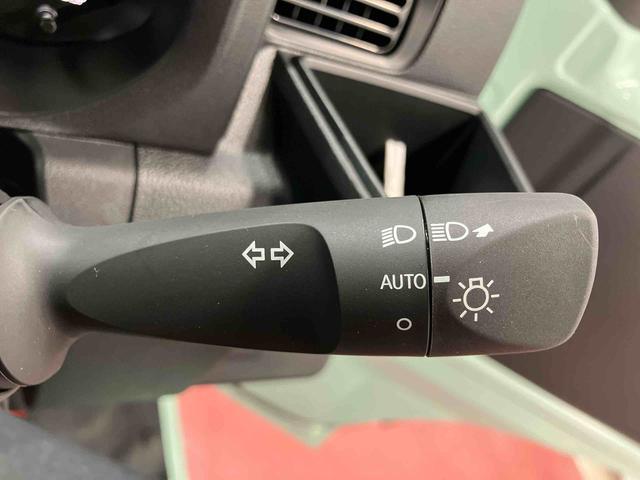 ハイゼットトラック スタンダード　届出済未使用車　元展示車　２ＷＤ　マニュアル車　衝突被害軽減システム　パワステ　エアコン　レーンキープ　アイドリングストップ　エアバッグ　禁煙　１オーナー　オートマチックハイビーム　オートライト（15枚目）