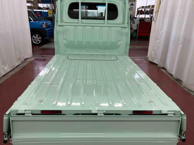 ハイゼットトラック スタンダード　届出済未使用車　元展示車　２ＷＤ　マニュアル車　衝突被害軽減システム　パワステ　エアコン　レーンキープ　アイドリングストップ　エアバッグ　禁煙　１オーナー　オートマチックハイビーム　オートライト（30枚目）