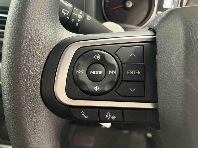 �y�X�e�A�����O�X�C�b�`�z�@�茳�̃X�C�b�`�ŃI�[�f�B�I�Ȃǂ̑��삪�ł��܂��B