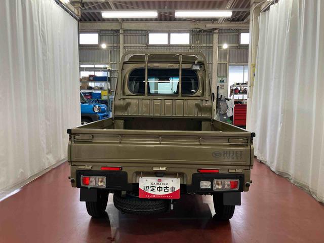 ハイゼットトラック ジャンボエクストラ　届出済未使用車　元展示車　２ＷＤ　ＣＶＴ車　レーンアシスト　スマートキー　電動格納ミラー　盗難防止装置　エアバッグ　オートライト　オートマチックハイビーム　１オーナー　禁煙車　ＬＥＤヘッドランプ（6枚目）