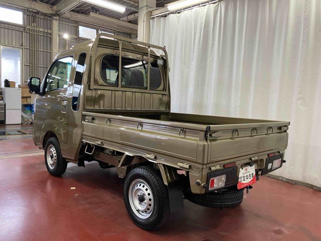 ハイゼットトラック ジャンボエクストラ　届出済未使用車　元展示車　２ＷＤ　ＣＶＴ車　レーンアシスト　スマートキー　電動格納ミラー　盗難防止装置　エアバッグ　オートライト　オートマチックハイビーム　１オーナー　禁煙車　ＬＥＤヘッドランプ（7枚目）