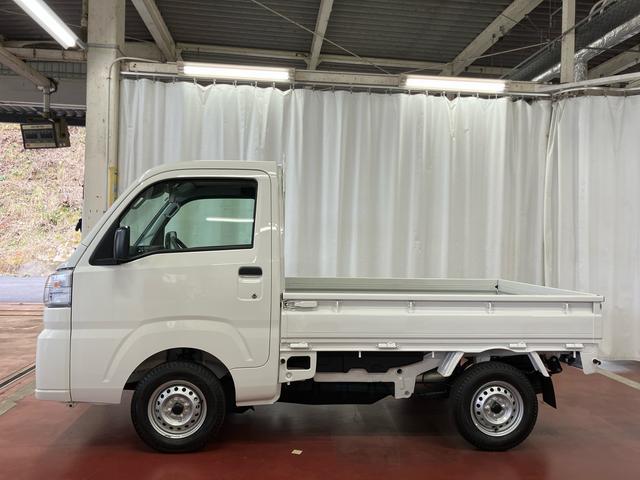 ハイゼットトラック スタンダード　農用スペシャル　元展示車　４ＷＤ　マニュアル車　ラジオ　１オーナー車　定期点検記録簿　車線逸脱警報　禁煙　衝突被害軽減システム　パワステ　エアコン　運転席エアバッグ　助手席エアバッグ　エアコン　ＡＢＳ（8枚目）