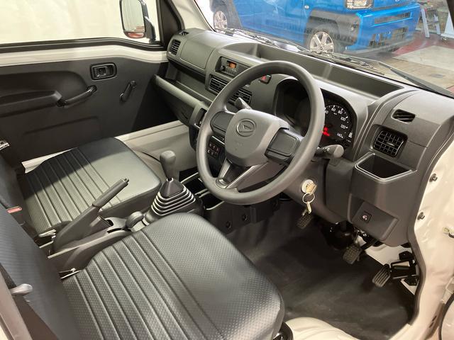 ハイゼットトラック スタンダード　農用スペシャル　元展示車　４ＷＤ　マニュアル車　ラジオ　１オーナー車　定期点検記録簿　車線逸脱警報　禁煙　衝突被害軽減システム　パワステ　エアコン　運転席エアバッグ　助手席エアバッグ　エアコン　ＡＢＳ（13枚目）