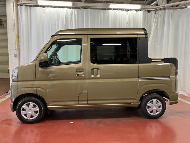 ハイゼットカーゴ デッキバンＧ　届出済未使用車　元展示車　禁煙　衝突被害軽減システム　両側電動スライドドア　オートライト　オートマチックハイビーム　電動格納ミラー　スマートキー　運転席エアバッグ　助手席エアバッグ　ＬＥＤヘッドランプ（8枚目）