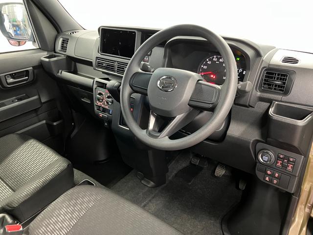 ハイゼットカーゴ デッキバンＧ　届出済未使用車　元展示車　禁煙　衝突被害軽減システム　両側電動スライドドア　オートライト　オートマチックハイビーム　電動格納ミラー　スマートキー　運転席エアバッグ　助手席エアバッグ　ＬＥＤヘッドランプ（12枚目）