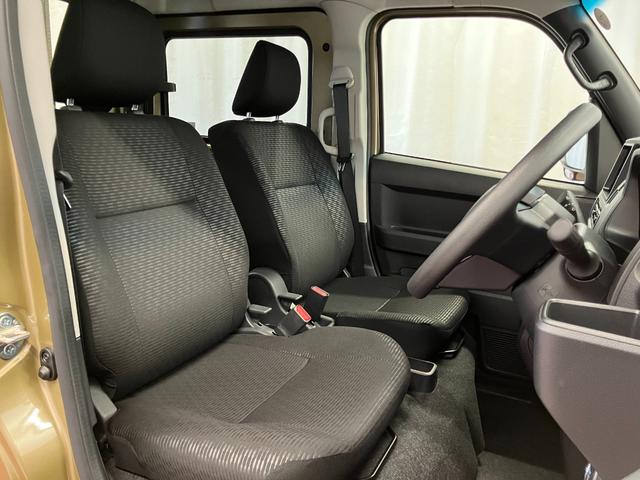 ハイゼットカーゴ デッキバンＧ　届出済未使用車　元展示車　禁煙　衝突被害軽減システム　両側電動スライドドア　オートライト　オートマチックハイビーム　電動格納ミラー　スマートキー　運転席エアバッグ　助手席エアバッグ　ＬＥＤヘッドランプ（18枚目）