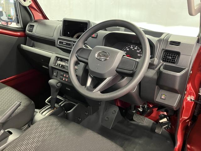 ハイゼットトラック ジャンボエクストラ　元展示車　１オーナー　２ＷＤ　ＣＶＴ車　禁煙車　衝突被害軽減システム　レーンアシスト　プッシュスタート　ＬＥＤヘッドランプ　ＬＥＤフォグランプ　電動格納ミラー　オートマチックハイビーム　スマートキー（10枚目）