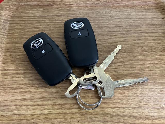 ハイゼットトラック ジャンボエクストラ　元展示車　１オーナー　２ＷＤ　ＣＶＴ車　禁煙車　衝突被害軽減システム　レーンアシスト　プッシュスタート　ＬＥＤヘッドランプ　ＬＥＤフォグランプ　電動格納ミラー　オートマチックハイビーム　スマートキー（12枚目）