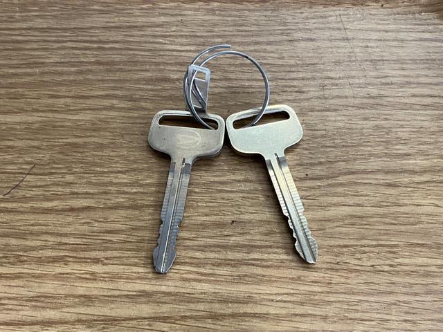 ハイゼットトラック スタンダード　農用スペシャル　届出済未使用車　元展示車　４ＷＤ　マニュアル車　衝突被害軽減システム　アイドリングストップ　オートライト　運転席エアバッグ　助手席エアバッグ　レーンアシスト　誤発進抑制機能　オートマチックハイビーム（14枚目）