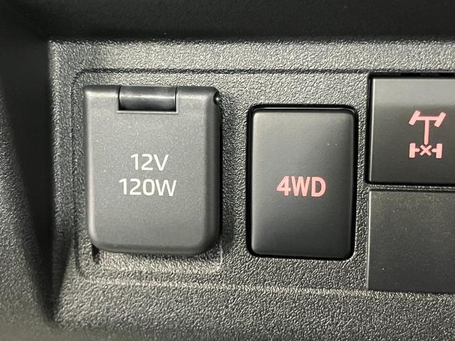 ハイゼットトラック スタンダード　農用スペシャル　届出済未使用車　元展示車　４ＷＤ　マニュアル車　衝突被害軽減システム　アイドリングストップ　オートライト　運転席エアバッグ　助手席エアバッグ　レーンアシスト　誤発進抑制機能　オートマチックハイビーム（17枚目）