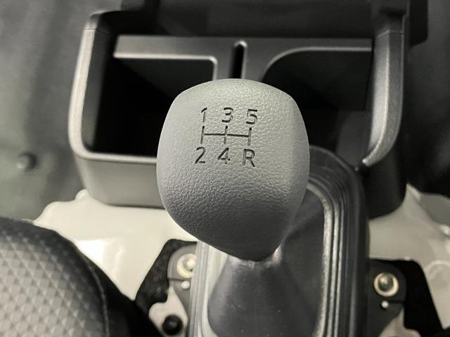 ハイゼットトラック スタンダード　農用スペシャル　届出済未使用車　元展示車　４ＷＤ　マニュアル車　衝突被害軽減システム　アイドリングストップ　オートライト　運転席エアバッグ　助手席エアバッグ　レーンアシスト　誤発進抑制機能　オートマチックハイビーム（21枚目）