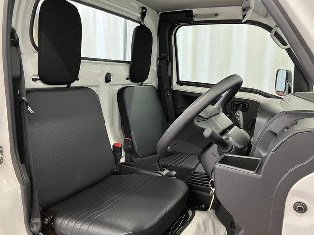 ハイゼットトラック スタンダード　農用スペシャル　届出済未使用車　元展示車　４ＷＤ　マニュアル車　衝突被害軽減システム　アイドリングストップ　オートライト　運転席エアバッグ　助手席エアバッグ　レーンアシスト　誤発進抑制機能　オートマチックハイビーム（22枚目）