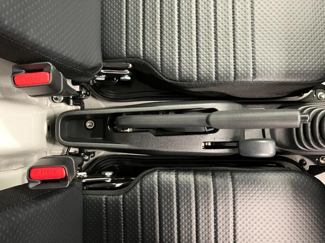 ハイゼットトラック スタンダード　農用スペシャル　届出済未使用車　元展示車　４ＷＤ　マニュアル車　衝突被害軽減システム　アイドリングストップ　オートライト　運転席エアバッグ　助手席エアバッグ　レーンアシスト　誤発進抑制機能　オートマチックハイビーム（23枚目）