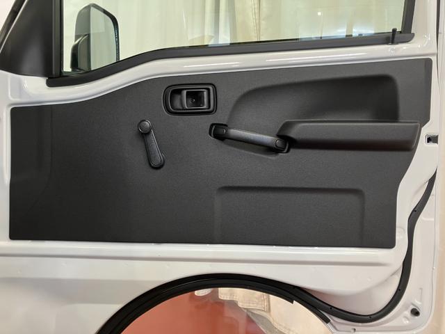 ハイゼットトラック スタンダード　農用スペシャル　届出済未使用車　元展示車　４ＷＤ　マニュアル車　衝突被害軽減システム　アイドリングストップ　オートライト　運転席エアバッグ　助手席エアバッグ　レーンアシスト　誤発進抑制機能　オートマチックハイビーム（29枚目）