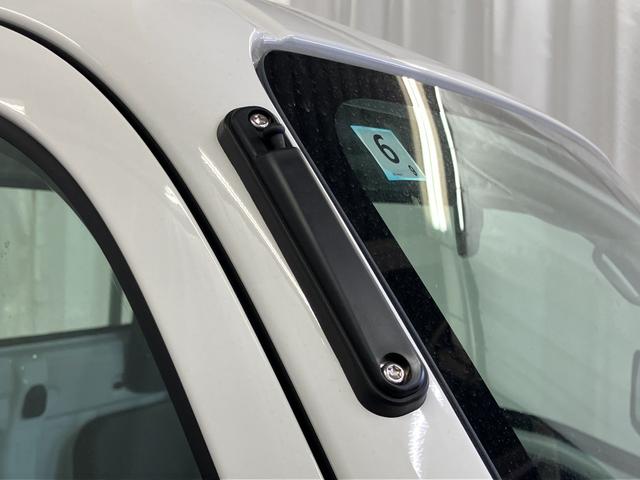 ハイゼットトラック スタンダード　農用スペシャル　届出済未使用車　元展示車　４ＷＤ　マニュアル車　衝突被害軽減システム　アイドリングストップ　オートライト　運転席エアバッグ　助手席エアバッグ　レーンアシスト　誤発進抑制機能　オートマチックハイビーム（44枚目）