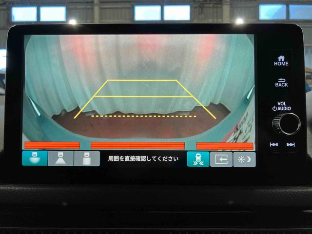 �y�o�b�N�J�����z�@���Ԏ��Ɏԗ�����̗l�q�����邱�Ƃ��ł���̂ŁA�^�]�̕s�����y�����܂��B