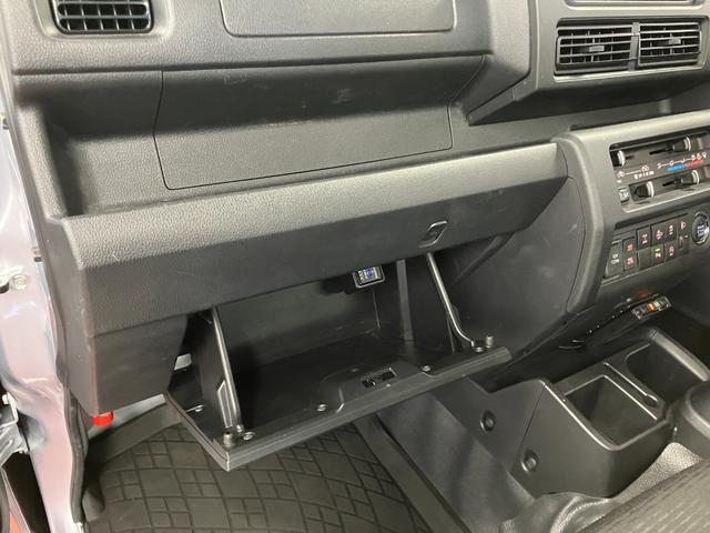 �O���[�u�{�b�N�X�Ȃǂ̑��ʂŕ֗��Ȏ��[���݂����Ă��܂��B