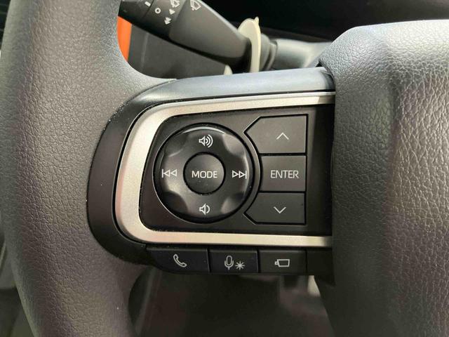 �y�X�e�A�����O�X�C�b�`�z�@�茳�̃X�C�b�`�ŃI�[�f�B�I�Ȃǂ̑��삪�ł��܂��B