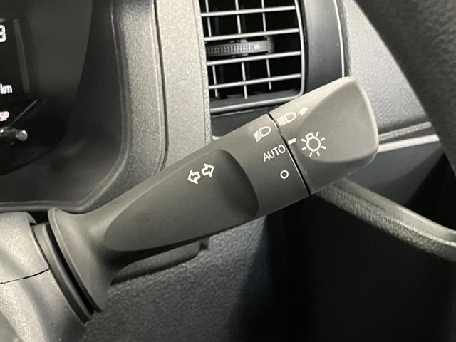 ハイゼットカーゴ DX 届出済未使用車 元展示車 禁煙車 衝突安全ボディ 両側スライドドア アイドリングストップ オートマチックハイビーム オートライト レーンアシスト 運転席エアバッグ 助手席エアバッグ 1オーナー(15枚目)