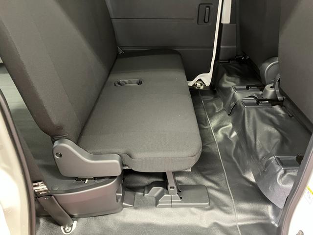 ハイゼットカーゴ DX 届出済未使用車 元展示車 禁煙車 衝突安全ボディ 両側スライドドア アイドリングストップ オートマチックハイビーム オートライト レーンアシスト 運転席エアバッグ 助手席エアバッグ 1オーナー(29枚目)