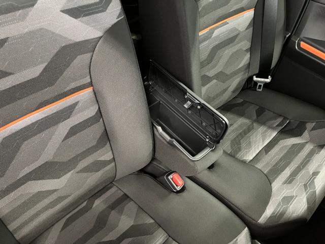 �t�����g�Z���^�[�A�[�����X�g�i�{�b�N�X�t�j