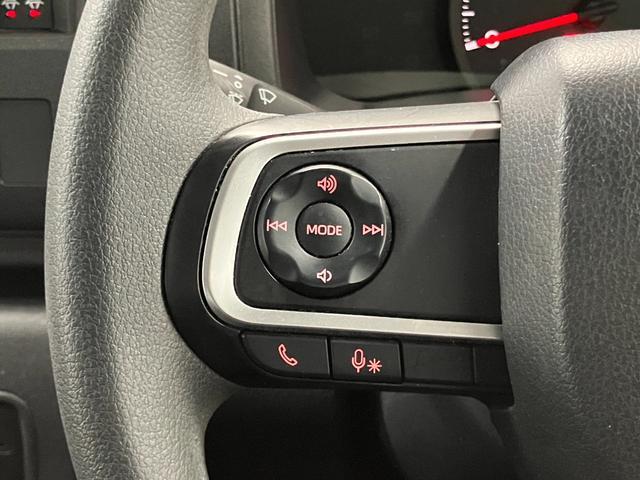 �y�X�e�A�����O�X�C�b�`�z�@�茳�̃X�C�b�`�ŃI�[�f�B�I�Ȃǂ̑��삪�ł��܂�