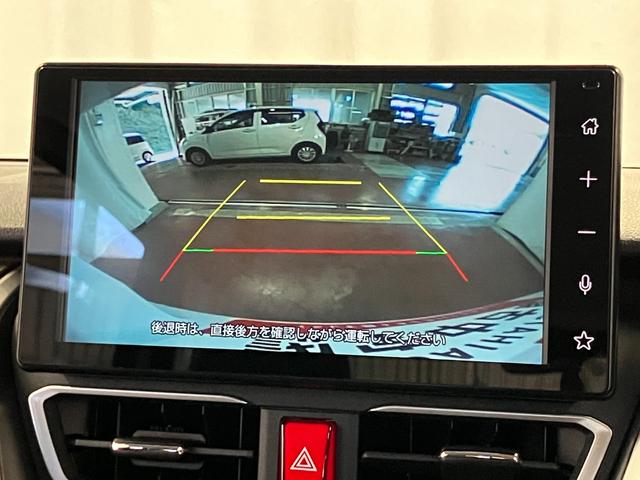 �y�o�b�N�J�����z�@���Ԏ��Ɏԗ�����̗l�q�����邱�Ƃ��ł���̂ŁA�^�]�̕s�����y�����܂��B