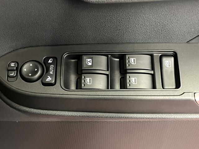 タント カスタムＸ　届出済未使用車　元展示車　衝突被害軽減システム　禁煙　両側電動スライドドア　シートヒーター　スマートキー　ＬＥＤヘッドランプ　オートライト　オートマチックハイビーム　運転席エアバッグ　助手席エアバッグ（31枚目）