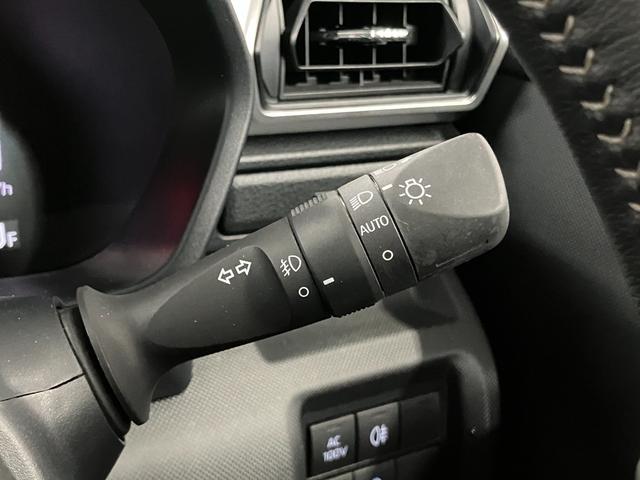 プレミアムＧ　ＨＥＶ　雹害　１オーナー　アダプティブクルーズコントロール　シートヒーター　スマートキー　電動格納ミラー　衝突被害軽減システム　レーンアシスト　オートマチックハイビーム　運転席助手席エアバック　シートヒーター（画像16）