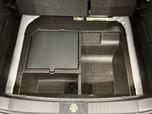 プレミアムＧ　ＨＥＶ　雹害　１オーナー　アダプティブクルーズコントロール　シートヒーター　スマートキー　電動格納ミラー　衝突被害軽減システム　レーンアシスト　オートマチックハイビーム　運転席助手席エアバック　シートヒーター（画像35）