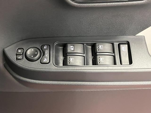 Ｘリミテッド　元展示車　届出済未使用車　禁煙車　１オーナー　９インチディスプレイオーディオ　バックカメラ　フルセグＴＶ　盗難防止システム　両側電動スライドドア　スマートキー　Ｂｌｕｅｔｏｏｔｈ　ＵＳＢ接続（画像34）