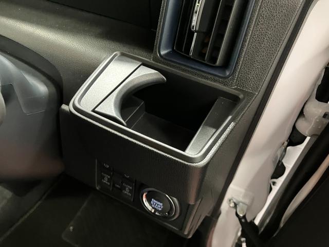 カスタムＸリミテッド　元展示車　届出済未使用車　ナビ　前後ドラレコ　ＥＴＣ　パノラマカメラ　アダプティブクルーズコントロール　フルセグＴＶ　シートヒーター　衝突安全ボディ　衝突被害軽減システム　レーンキープアシスト（画像31）