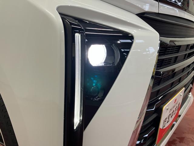 カスタムＸリミテッド　元展示車　届出済未使用車　ナビ　前後ドラレコ　ＥＴＣ　パノラマカメラ　アダプティブクルーズコントロール　フルセグＴＶ　シートヒーター　衝突安全ボディ　衝突被害軽減システム　レーンキープアシスト（画像48）