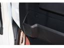 ＤＸ　衝突被害軽減ブレーキ　ラジオ　両側スライドドア　手引き式パーキングブレーキ　キーレスエントリー　オートライト　ハロゲンヘッドランプ　パワーウィンドウ　アイドリングストップ(21枚目)