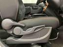 【運転席シートリフター】 体格に合わせたドライビングポジションに調整できます