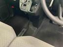 運転席から助手席への移動も簡単です