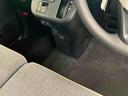 運転席から助手席への移動も簡単です