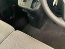 運転席から助手席への移動も簡単です