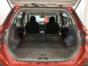 後席を倒すと、広い荷室に変わります