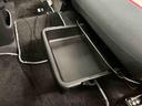 助手席シートアンダートレイ