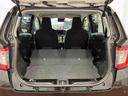 後席を倒すと広い荷室に変わります（リヤシート一体可倒式）