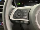 【ステアリングスイッチ】　手元のスイッチでオーディオなどの操作ができます。
